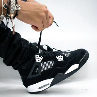 Air Jordan 4 Retro White Thunder • Tenisky sú nové, originálne & autentické. ✔️ • Nové farebné prevedenie z kolekcie...